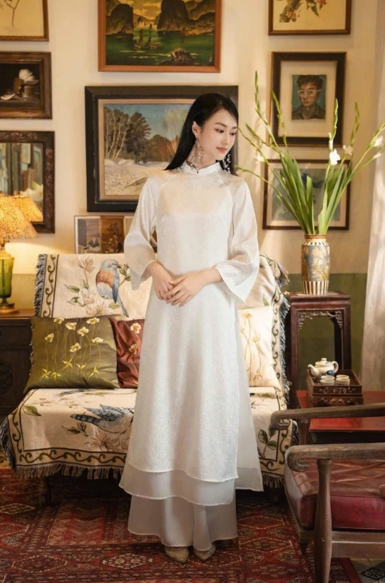 Áo Dài Thu Hải Tơ Thêu Cao Cấp Bốn Tà Tay Loe Dáng Suông Rộng Hàng May Sẵn ADTA012 - Áo Dài Thảo Anh